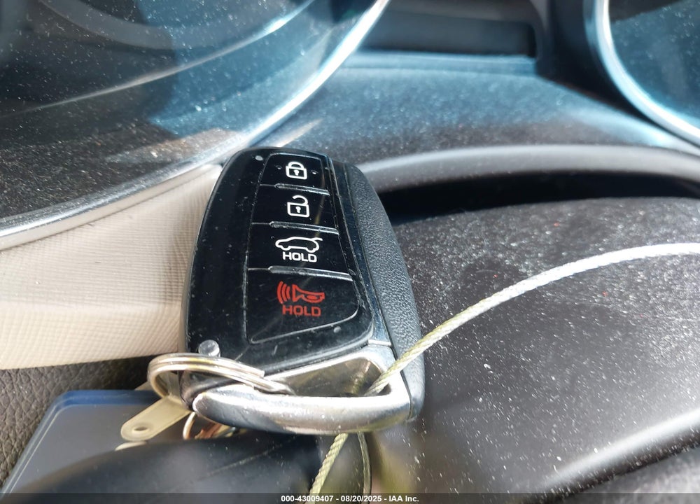 2016 HYUNDAI SANTA FE VIN: 5XYZU3LB6GG330269