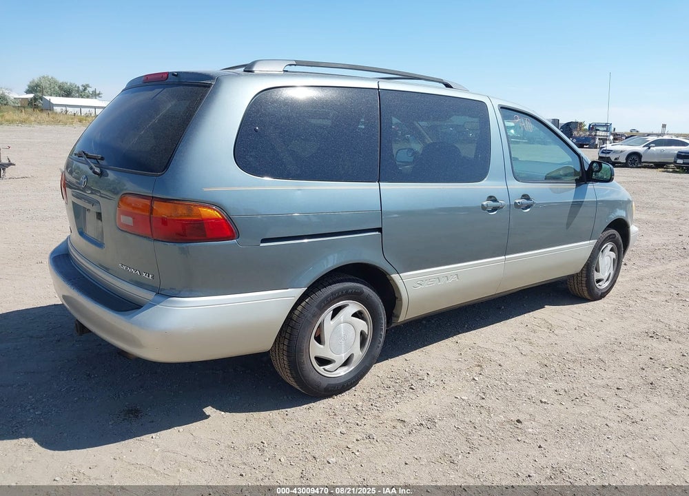 2000 TOYOTA SIENNA XLE VIN: 4T3ZF13C8YU275205