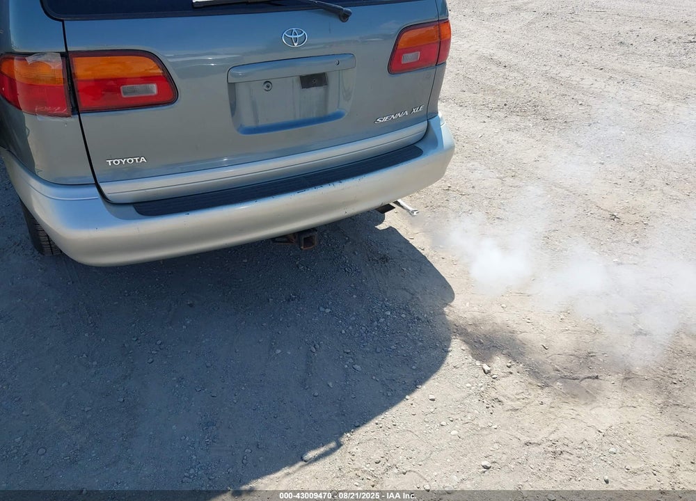 2000 TOYOTA SIENNA XLE VIN: 4T3ZF13C8YU275205