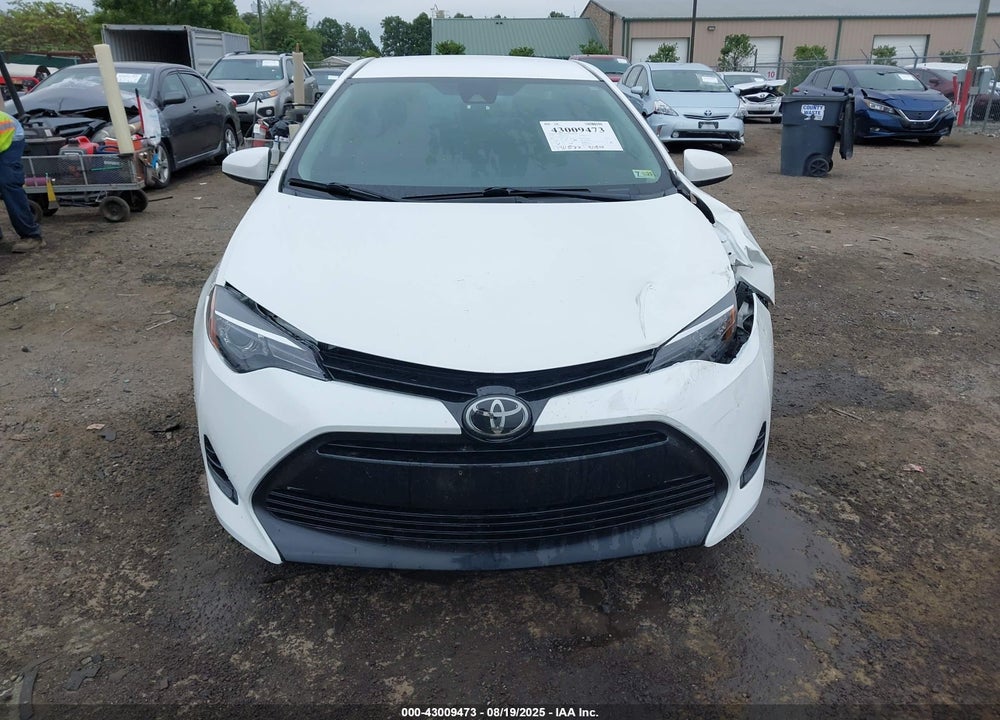 2018 TOYOTA COROLLA LE VIN: 2T1BURHE4JC027811