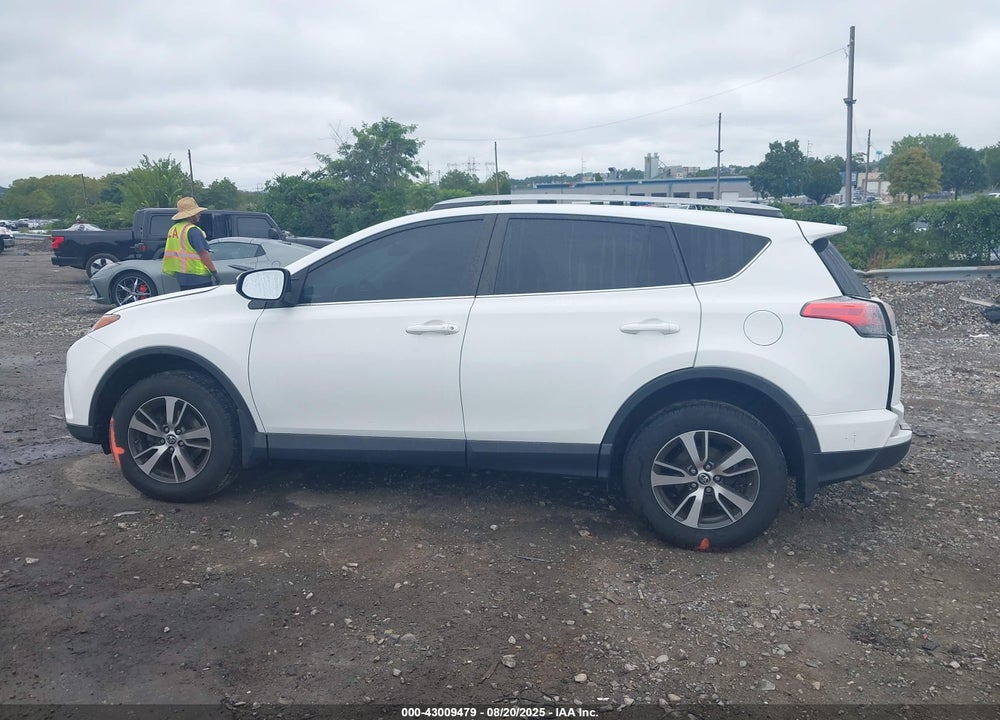 2018 TOYOTA RAV4 VIN: 2T3RFREV0JW850593