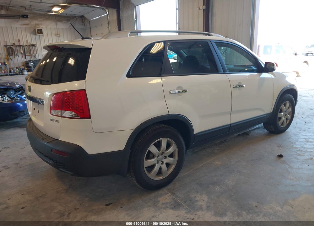 2013 KIA SORENTO VIN: 5XYKT3A6XDG382090