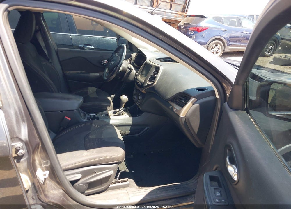 2016 JEEP CHEROKEE VIN: 1C4PJLCB6GW159753