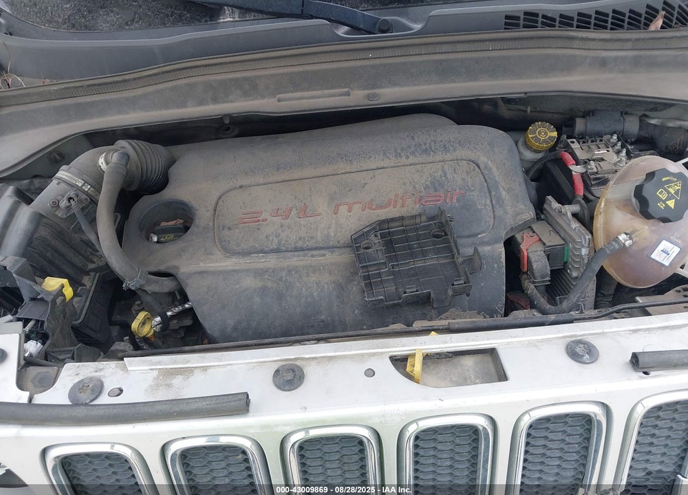 2016 JEEP RENEGADE VIN: ZACCJADT5GPC85240