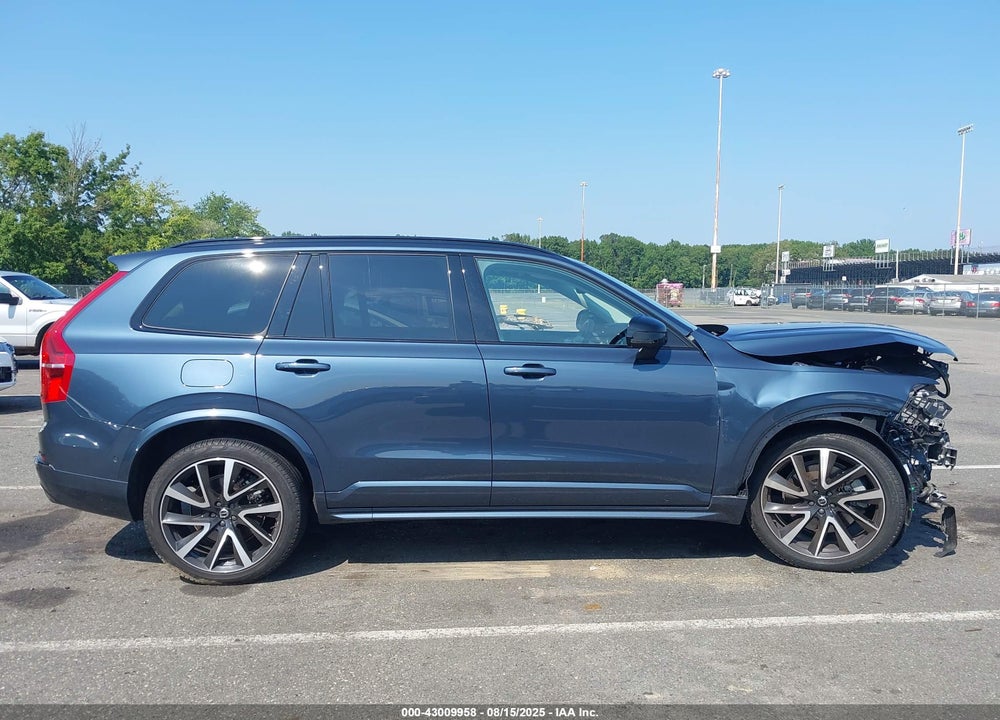 2023 VOLVO XC90 RECHARGE PLUG-IN HYBRID T8 ULTIMATE DARK THEME 7-SEATER VIN: YV4H60CX2P1986918