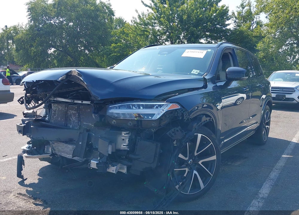 2023 VOLVO XC90 RECHARGE PLUG-IN HYBRID T8 ULTIMATE DARK THEME 7-SEATER VIN: YV4H60CX2P1986918