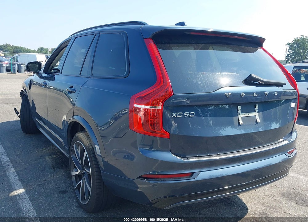 2023 VOLVO XC90 RECHARGE PLUG-IN HYBRID T8 ULTIMATE DARK THEME 7-SEATER VIN: YV4H60CX2P1986918