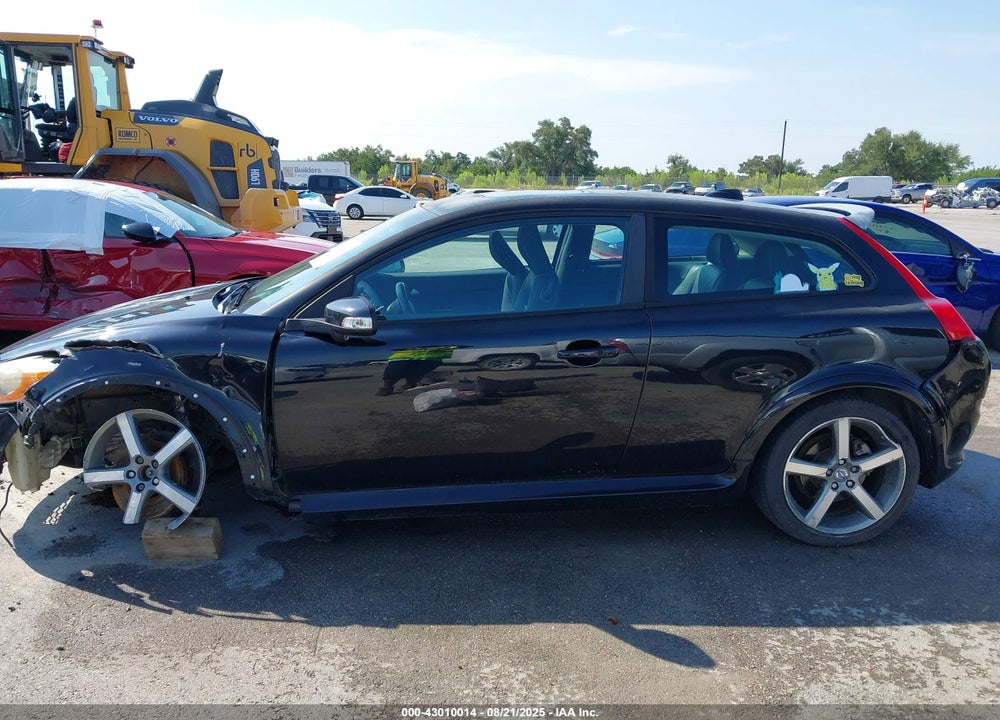 2013 VOLVO C30 VIN: YV1672MK8D2305750