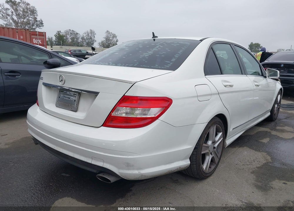 2011 MERCEDES-BENZ C CLASS VIN: WDDGF5EB1BR176158