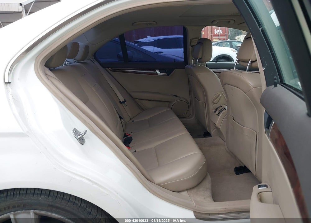 2011 MERCEDES-BENZ C CLASS VIN: WDDGF5EB1BR176158