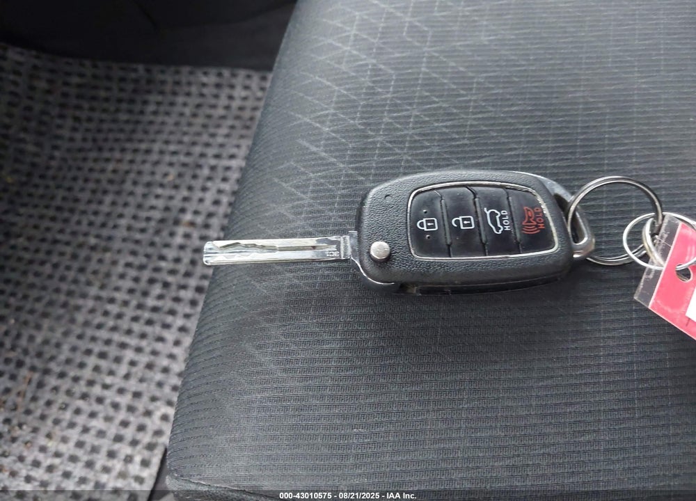 2016 HYUNDAI TUCSON VIN: KM8J33A45GU196014