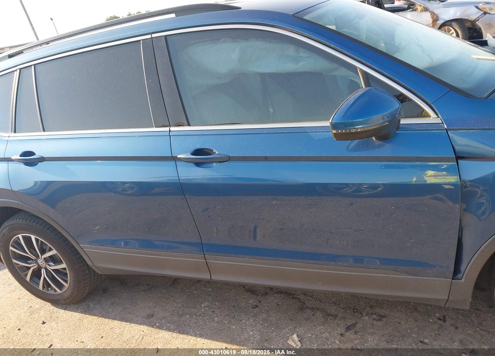2019 VOLKSWAGEN TIGUAN VIN: 3VV2B7AX2KM042307