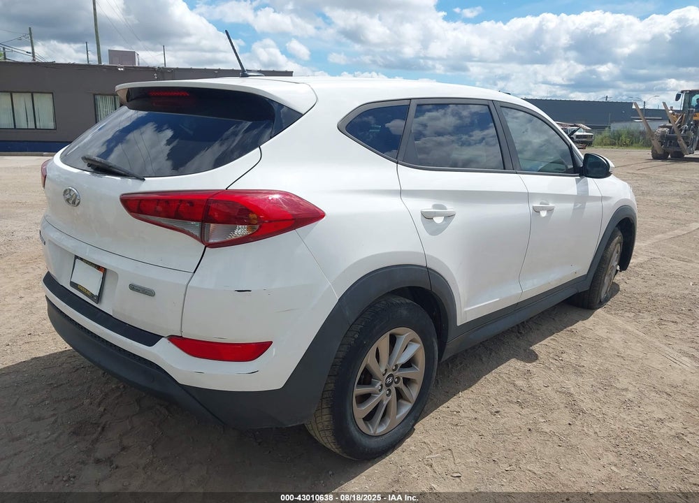 2017 HYUNDAI TUCSON VIN: KM8J23A42HU545361