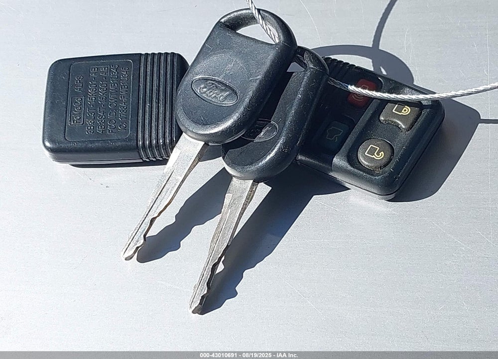 2009 FORD FOCUS VIN: 1FAHP36N89W149825
