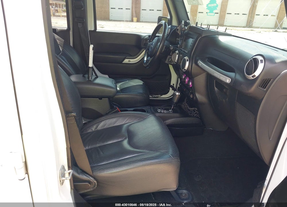 2014 JEEP WRANGLER UNLIMITED SAHARA VIN: 1C4HJWEGXEL229459