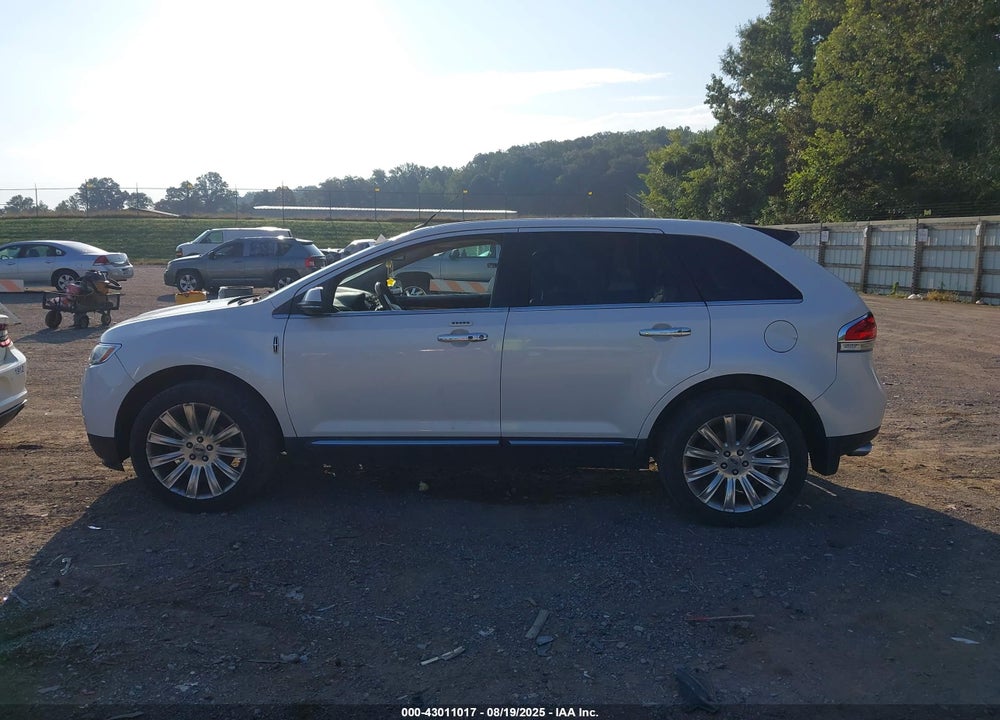 2013 LINCOLN MKX VIN: 2LMDJ8JKXDBL44288