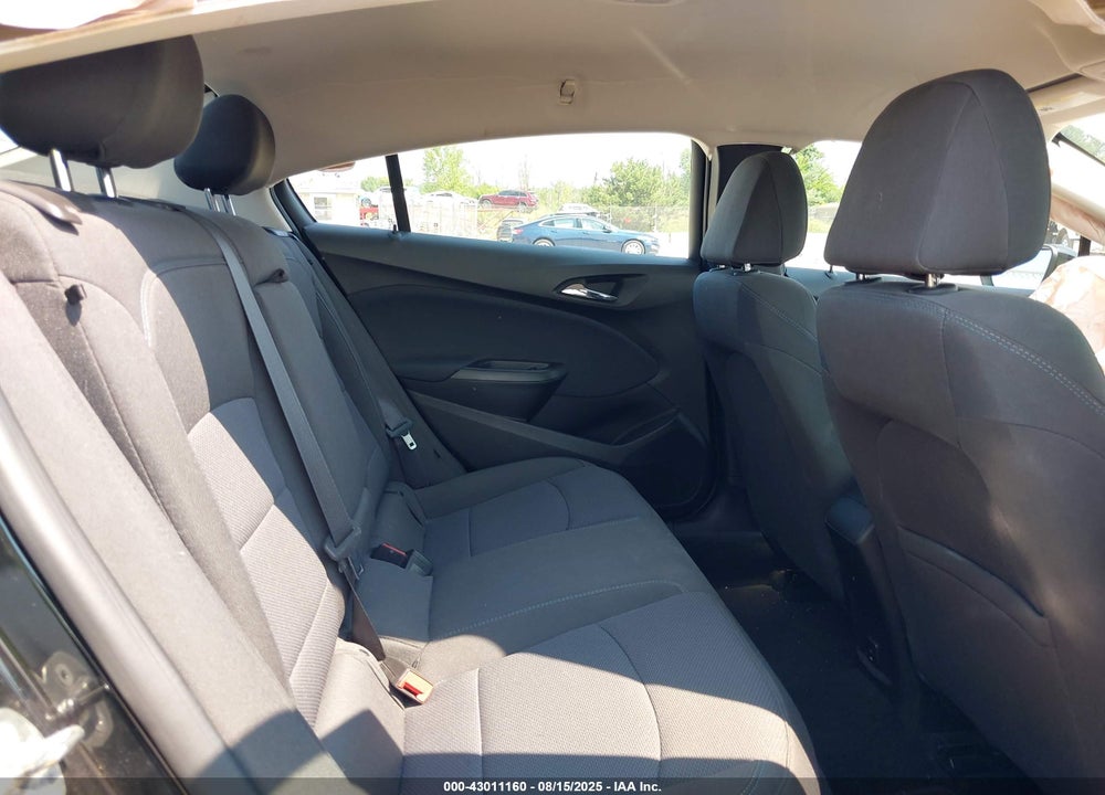 2018 CHEVROLET CRUZE LT AUTO VIN: 1G1BE5SM5J7200820