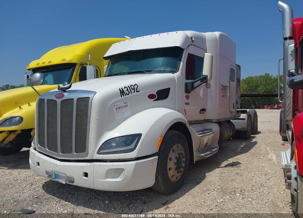 2016 PETERBILT 579 VIN: 1XPBDP9XXGD352719