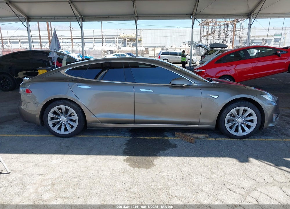 2016 TESLA MODEL S VIN: 5YJSA1E11GF159540