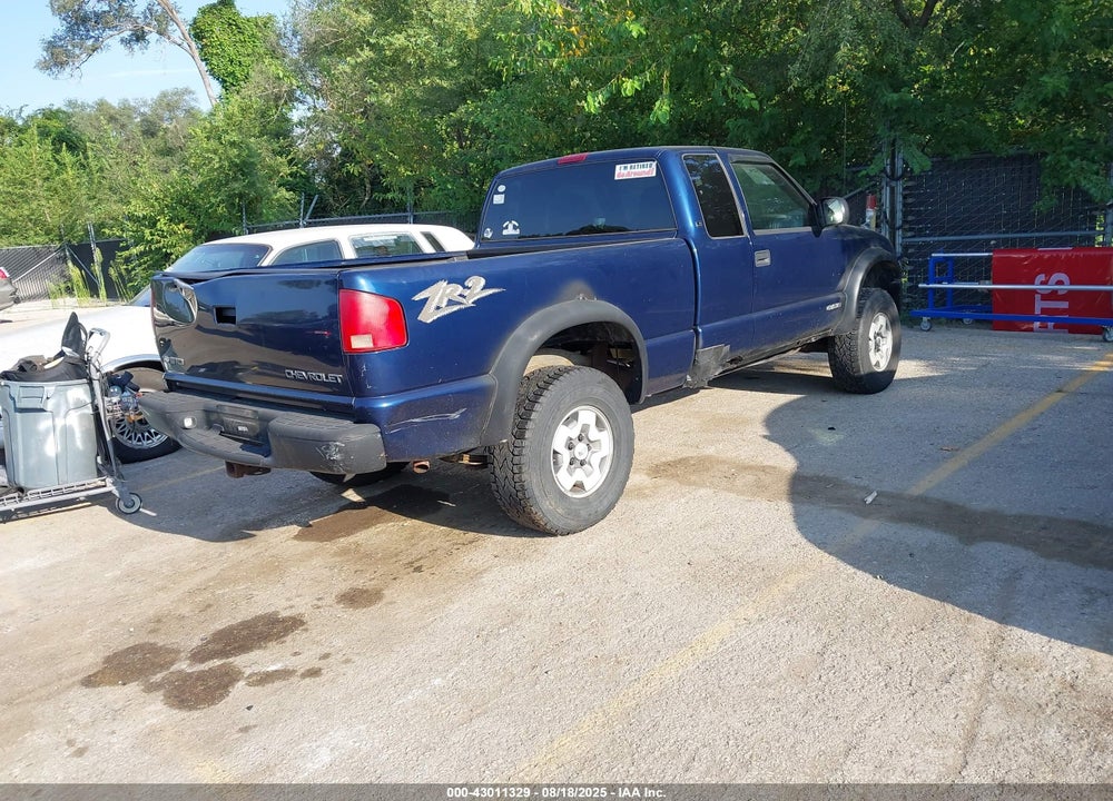 2003 CHEVROLET S-10 LS VIN: 1GCCT19X938264737