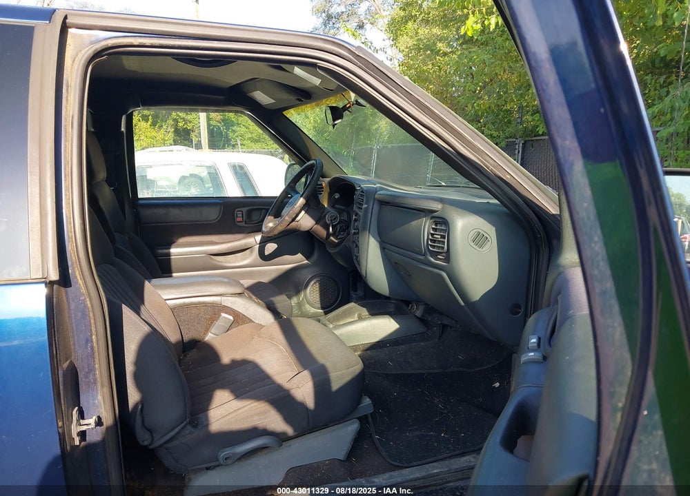 2003 CHEVROLET S-10 LS VIN: 1GCCT19X938264737