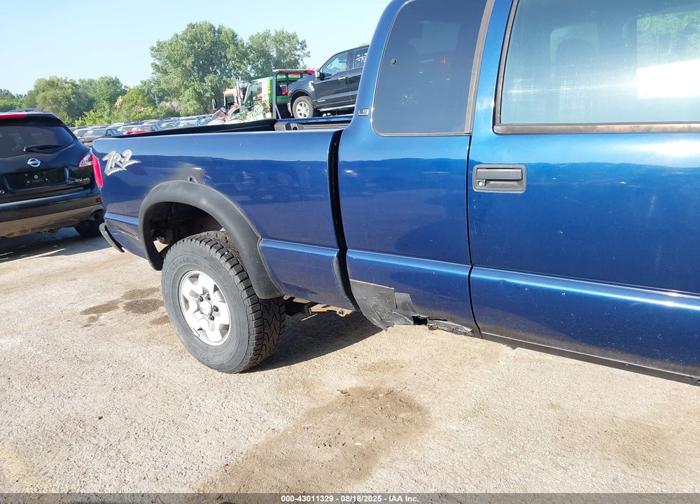 2003 CHEVROLET S-10 LS VIN: 1GCCT19X938264737
