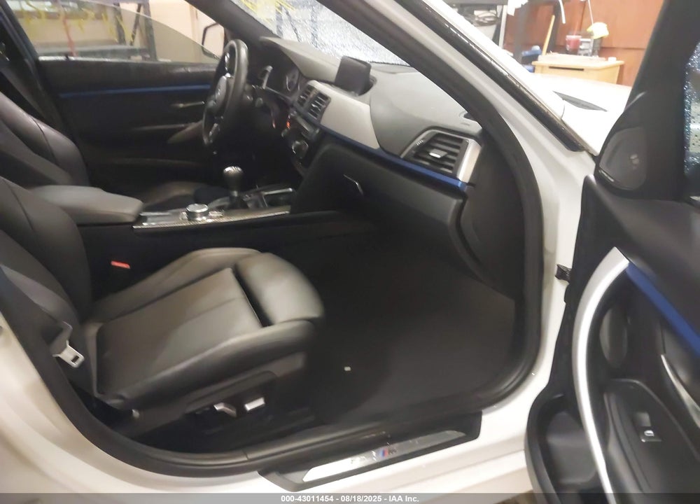 2018 BMW 3 SERIES VIN: WBA8B7C51JA576833