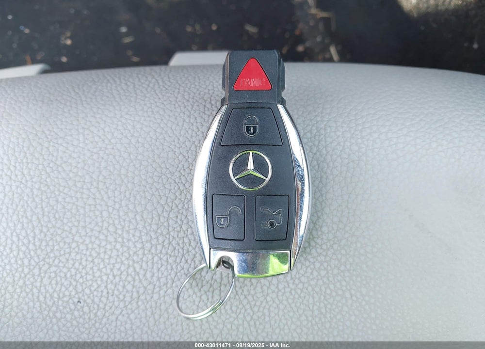 2010 MERCEDES-BENZ E-CLASS VIN: WDDHF8HB1AA070095
