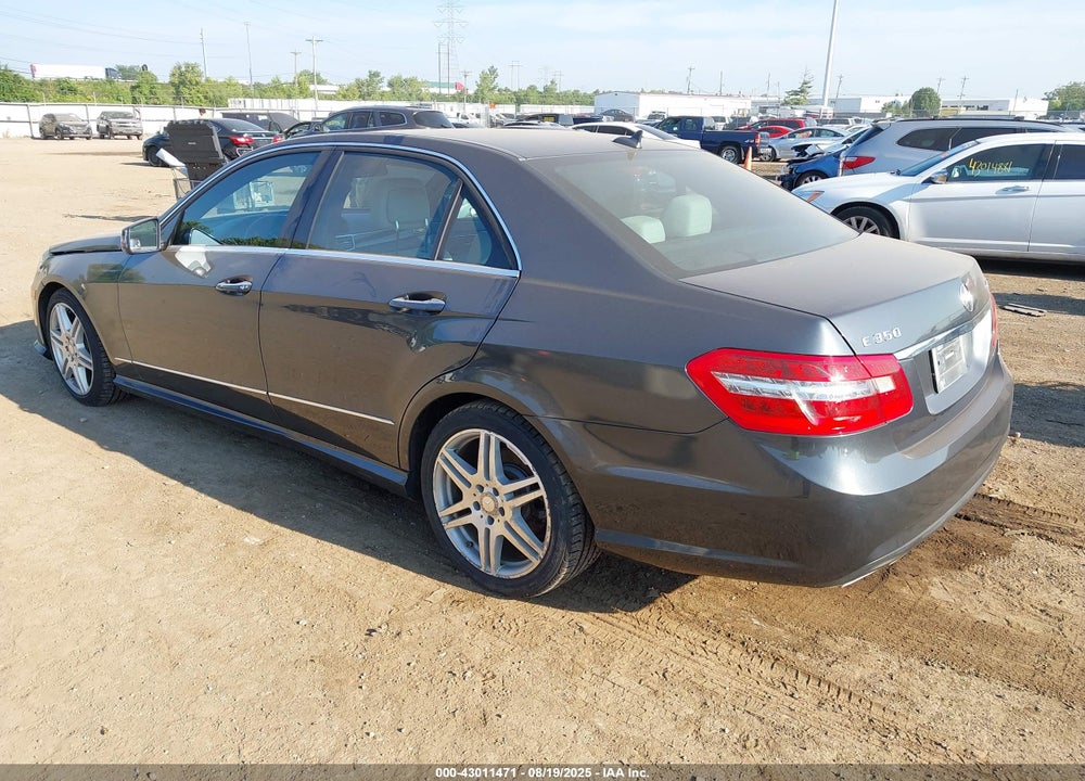 2010 MERCEDES-BENZ E-CLASS VIN: WDDHF8HB1AA070095