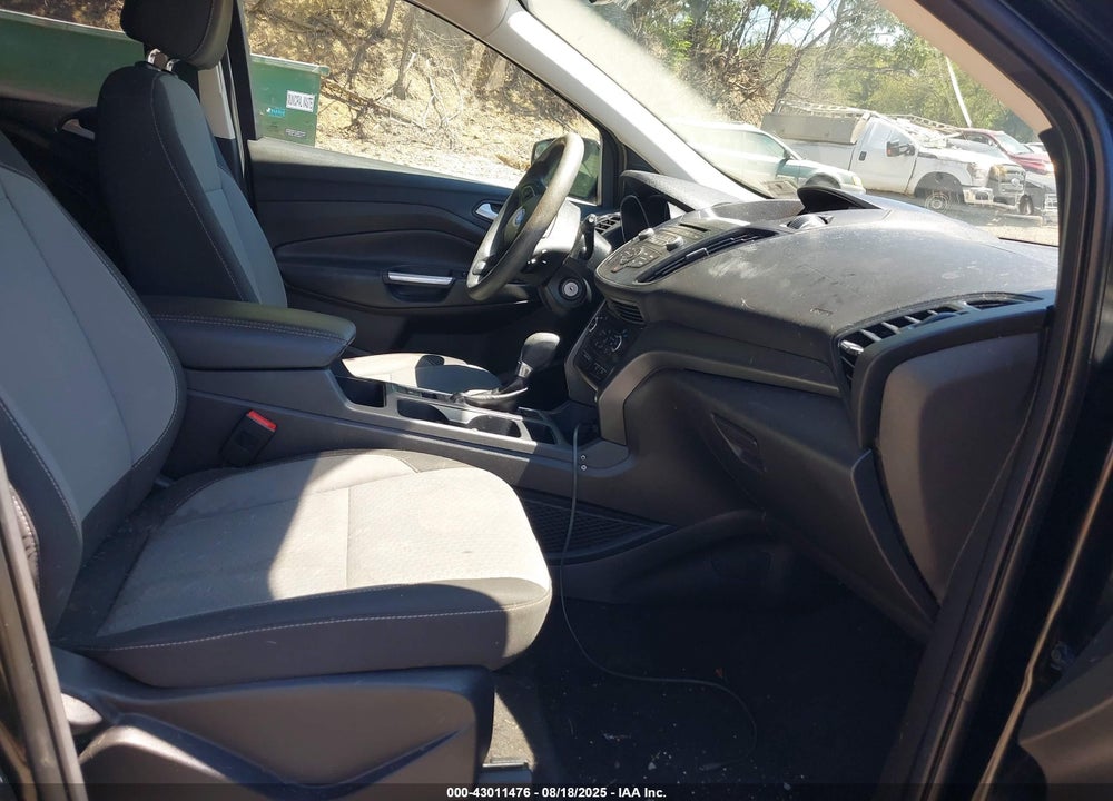 2017 FORD ESCAPE VIN: 1FMCU9G99HUD82636