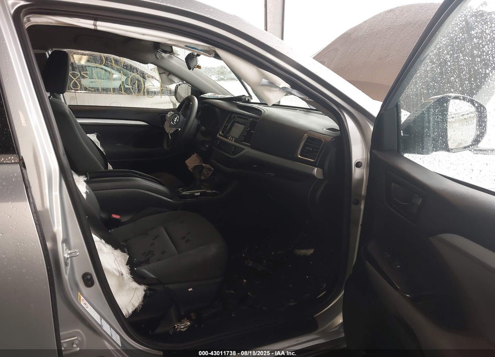 2019 TOYOTA HIGHLANDER VIN: 5TDBZRFH6KS940853