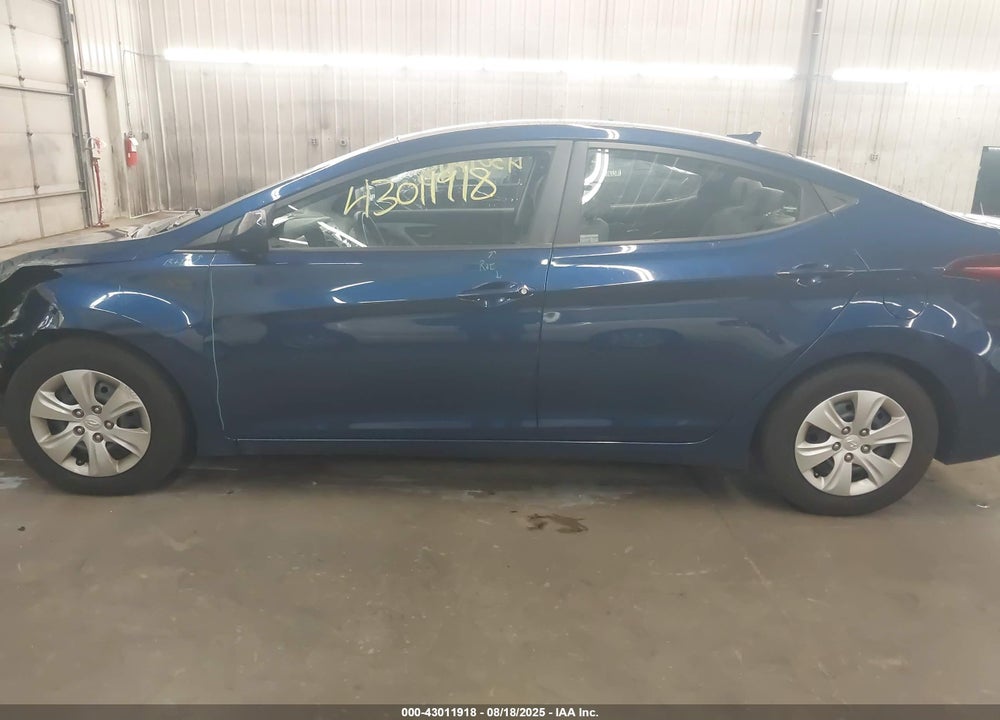 2016 HYUNDAI ELANTRA VIN: 5NPDH4AE3GH683451