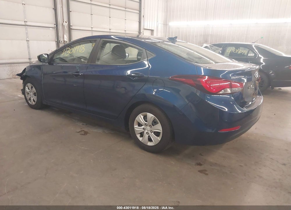 2016 HYUNDAI ELANTRA VIN: 5NPDH4AE3GH683451
