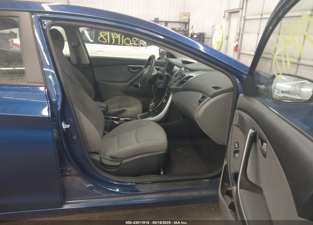 2016 HYUNDAI ELANTRA VIN: 5NPDH4AE3GH683451