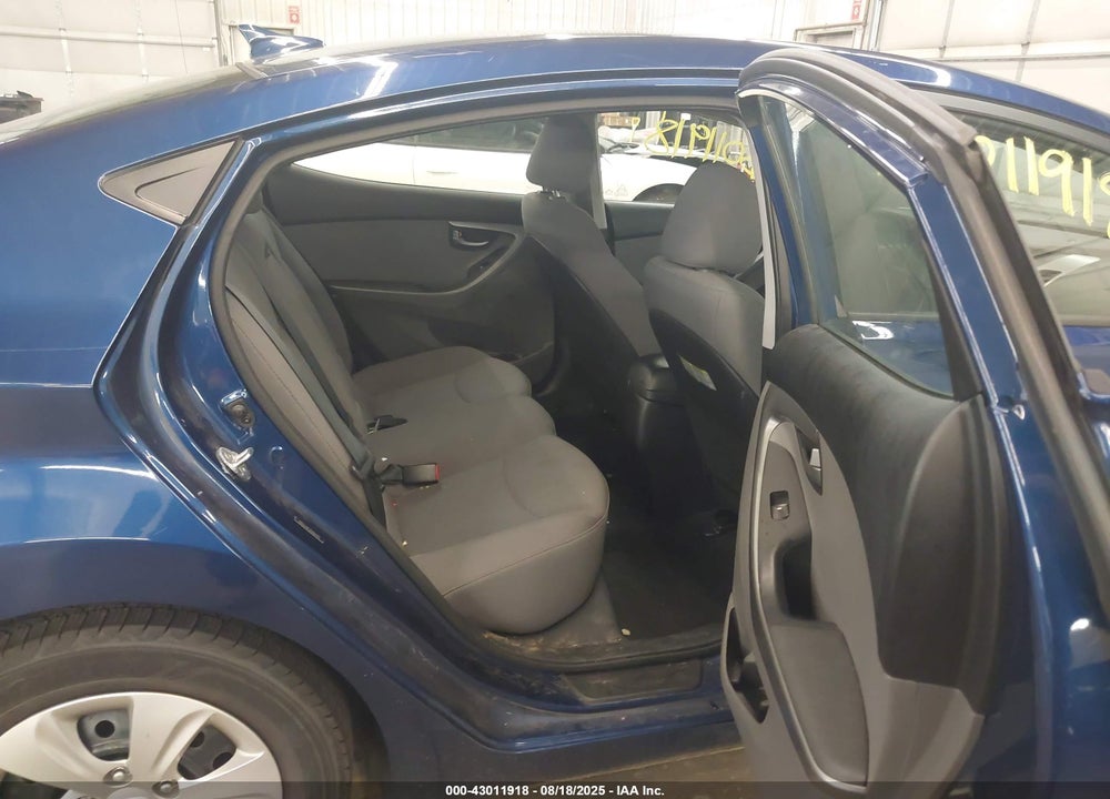 2016 HYUNDAI ELANTRA VIN: 5NPDH4AE3GH683451