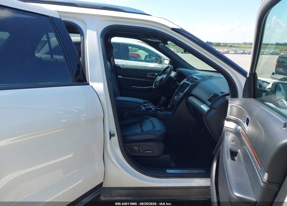2017 FORD EXPLORER VIN: 1FM5K8F82HGE25424