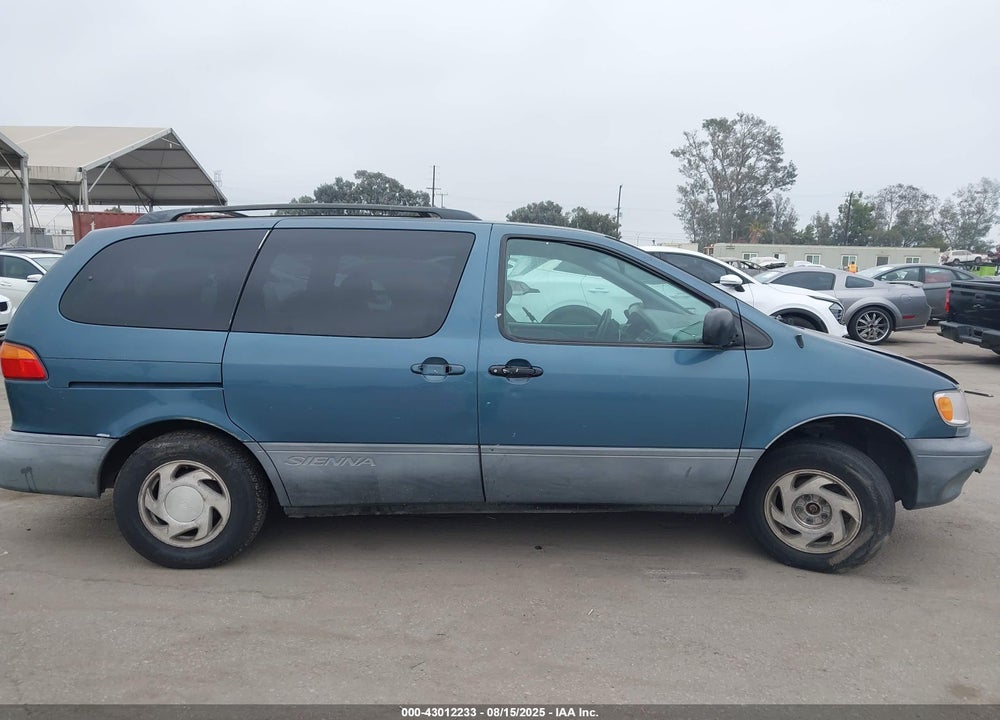 2000 TOYOTA SIENNA LE VIN: 4T3ZF13C6YU210921