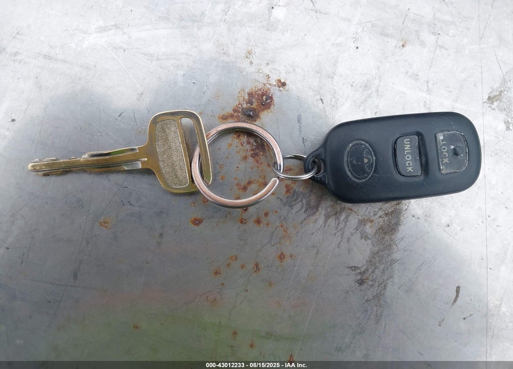 2000 TOYOTA SIENNA LE VIN: 4T3ZF13C6YU210921