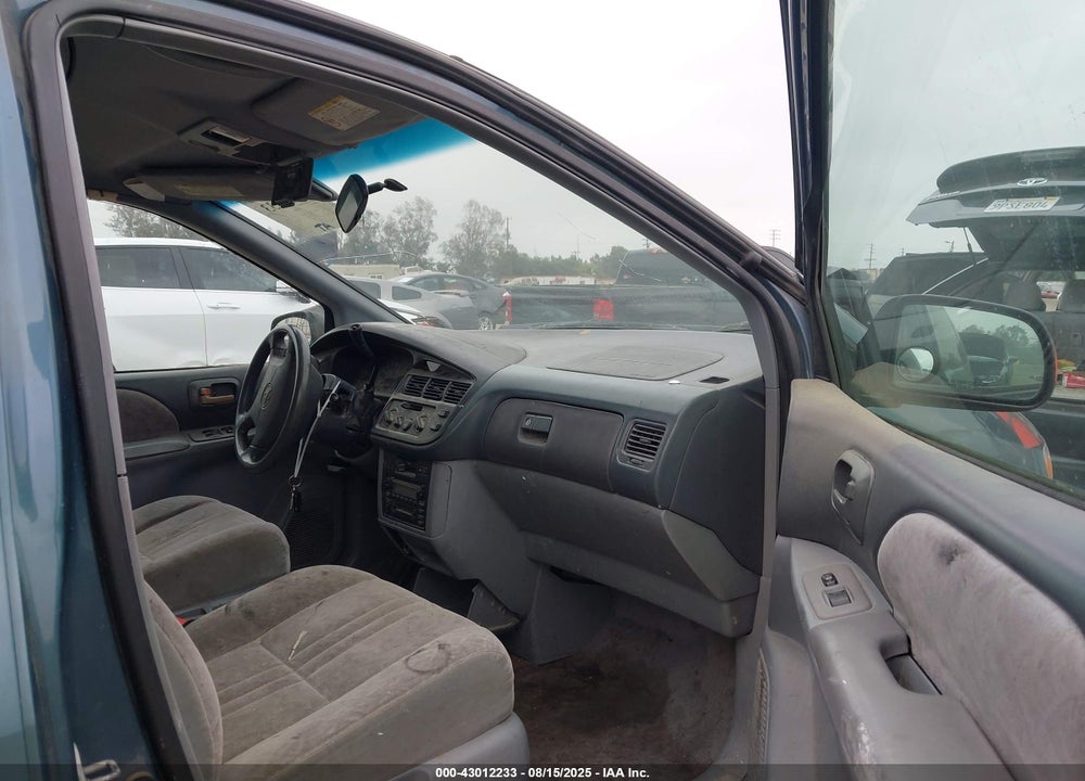 2000 TOYOTA SIENNA LE VIN: 4T3ZF13C6YU210921