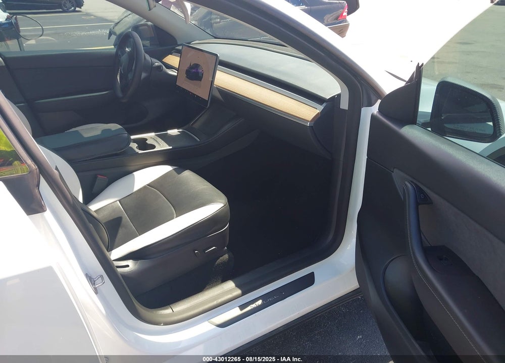 2022 TESLA MODEL Y VIN: 7SAYGDEFXNF462757