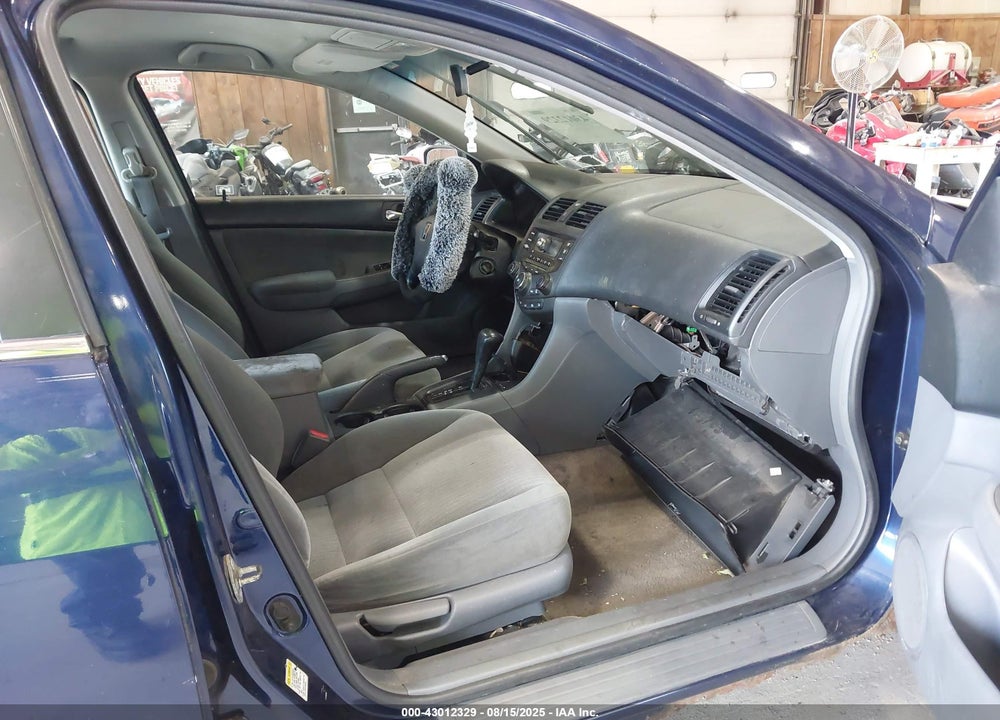 2005 HONDA ACCORD 2.4 LX VIN: 1HGCM56455A134188