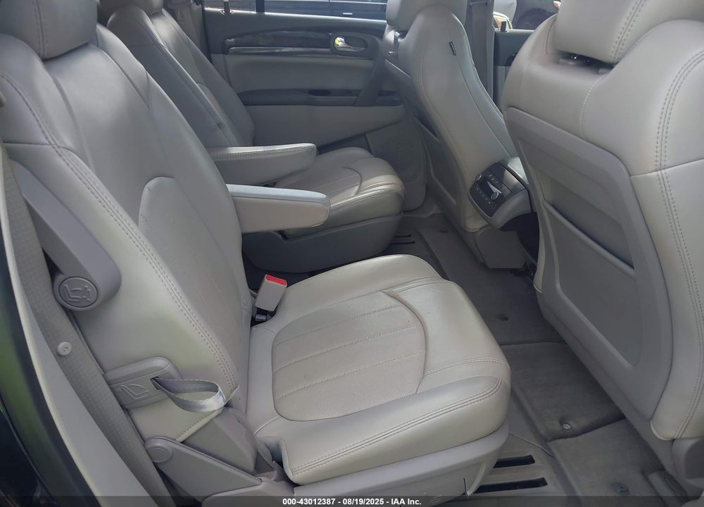 2017 BUICK ENCLAVE VIN: 5GAKRBKD2HJ270252
