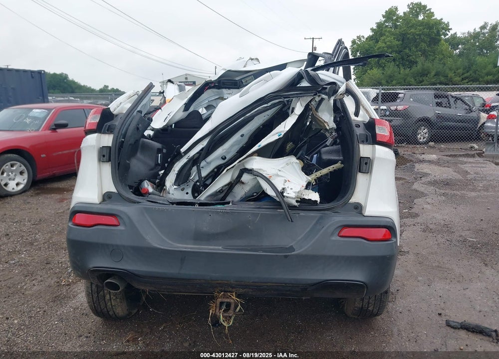 2015 JEEP CHEROKEE VIN: 1C4PJMCB7FW750095