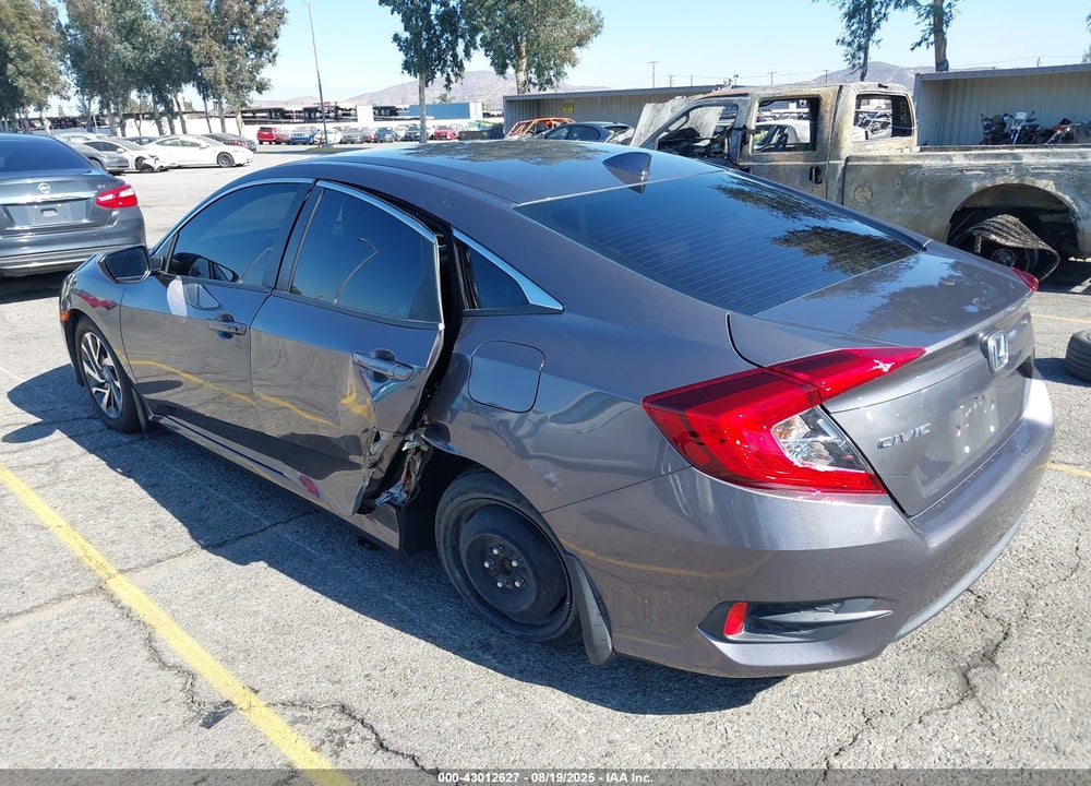 2018 HONDA CIVIC VIN: 2HGFC2F77JH574000