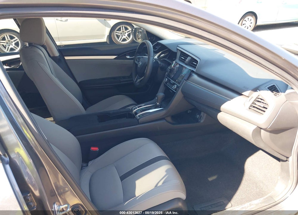 2018 HONDA CIVIC VIN: 2HGFC2F77JH574000
