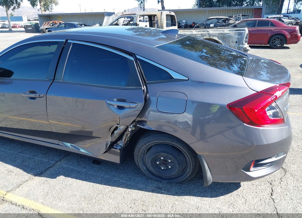 2018 HONDA CIVIC VIN: 2HGFC2F77JH574000