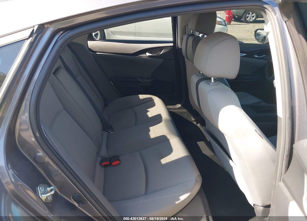 2018 HONDA CIVIC VIN: 2HGFC2F77JH574000
