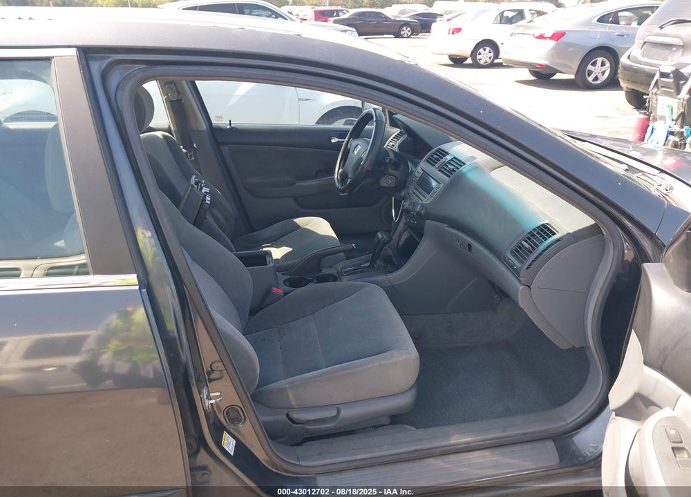 2005 HONDA ACCORD 2.4 LX VIN: 1HGCM564X5A121209