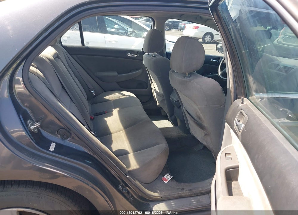 2005 HONDA ACCORD 2.4 LX VIN: 1HGCM564X5A121209