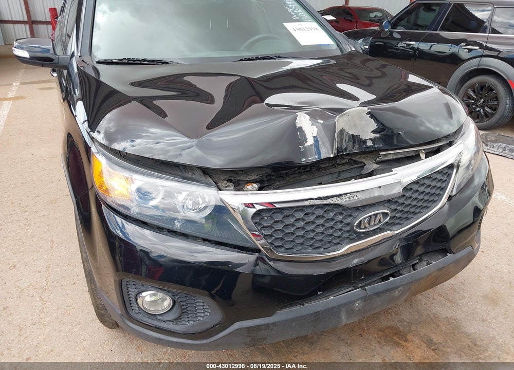 2013 KIA SORENTO LX VIN: 5XYKT3A69DG414947